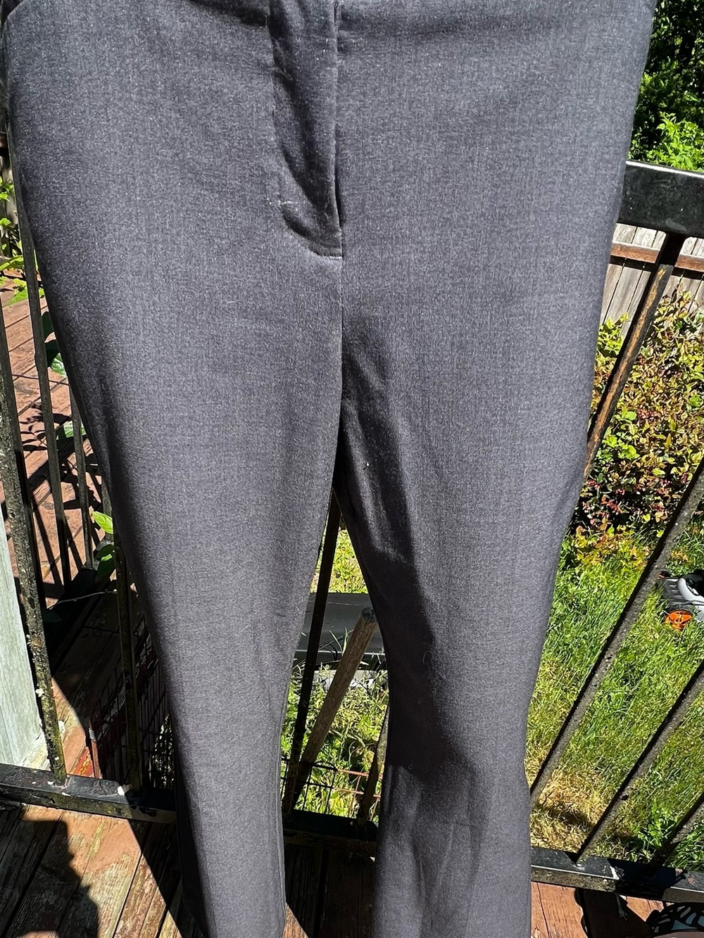 Liz Claiborne Women's Gray Dress Trousers. Size 8P Short.